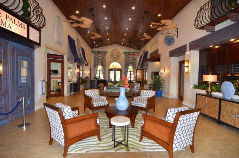 Gorgeous 5 Bed 4 Bath Townhome With Splash Pool In Paradise Palms