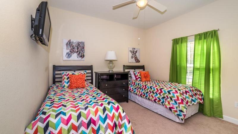 Gorgeous 5 Bed 4 Bath Townhome With Splash Pool In Paradise Palms Orlando