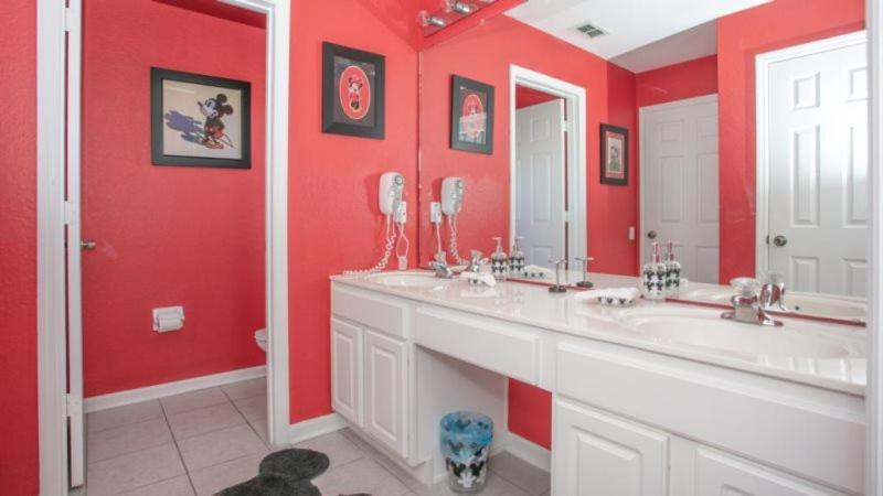 6 Bedroom Pool In Windsor Hills With Theater Holiday home