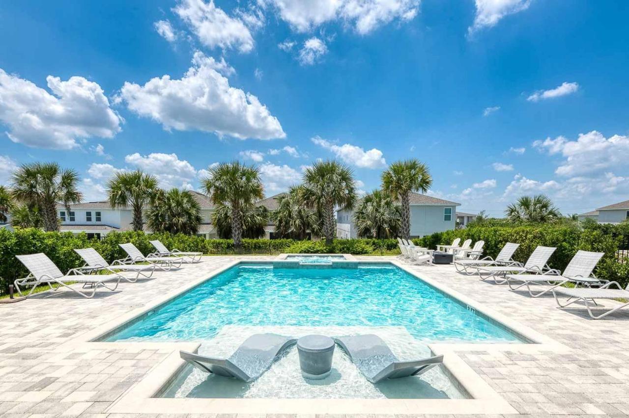 Spacious 8 Bdrm With South Facing Pool In Encore Casa de férias