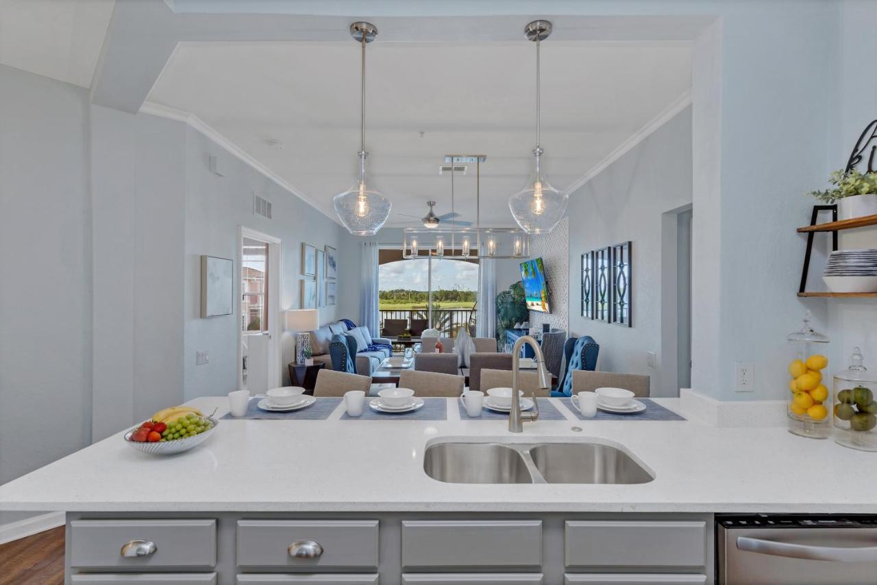 Floor With View Of Lake, Pool And Fireworks! Next To Convention Center! Apartamento Orlando