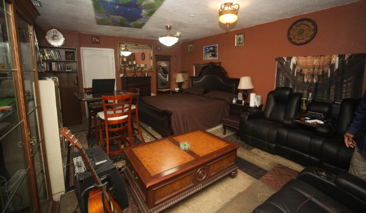 Beautiful Large Bedroom *