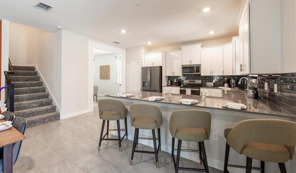 4563nl - Storey Hunters Creek