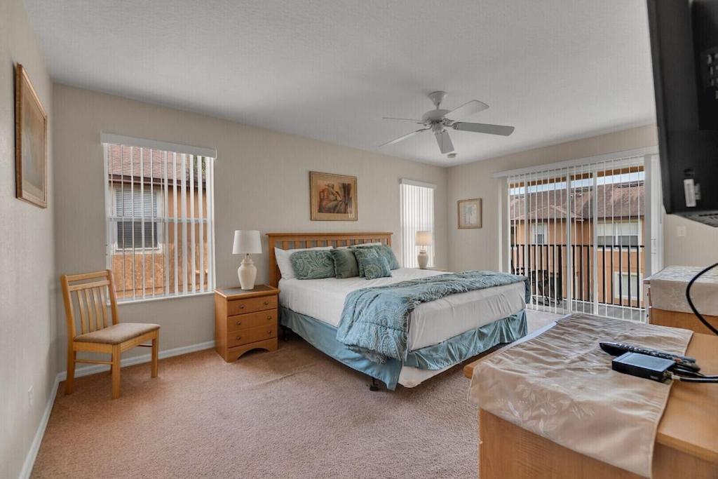 4 Bedroom Town On Regal Oaks Holiday home Orlando