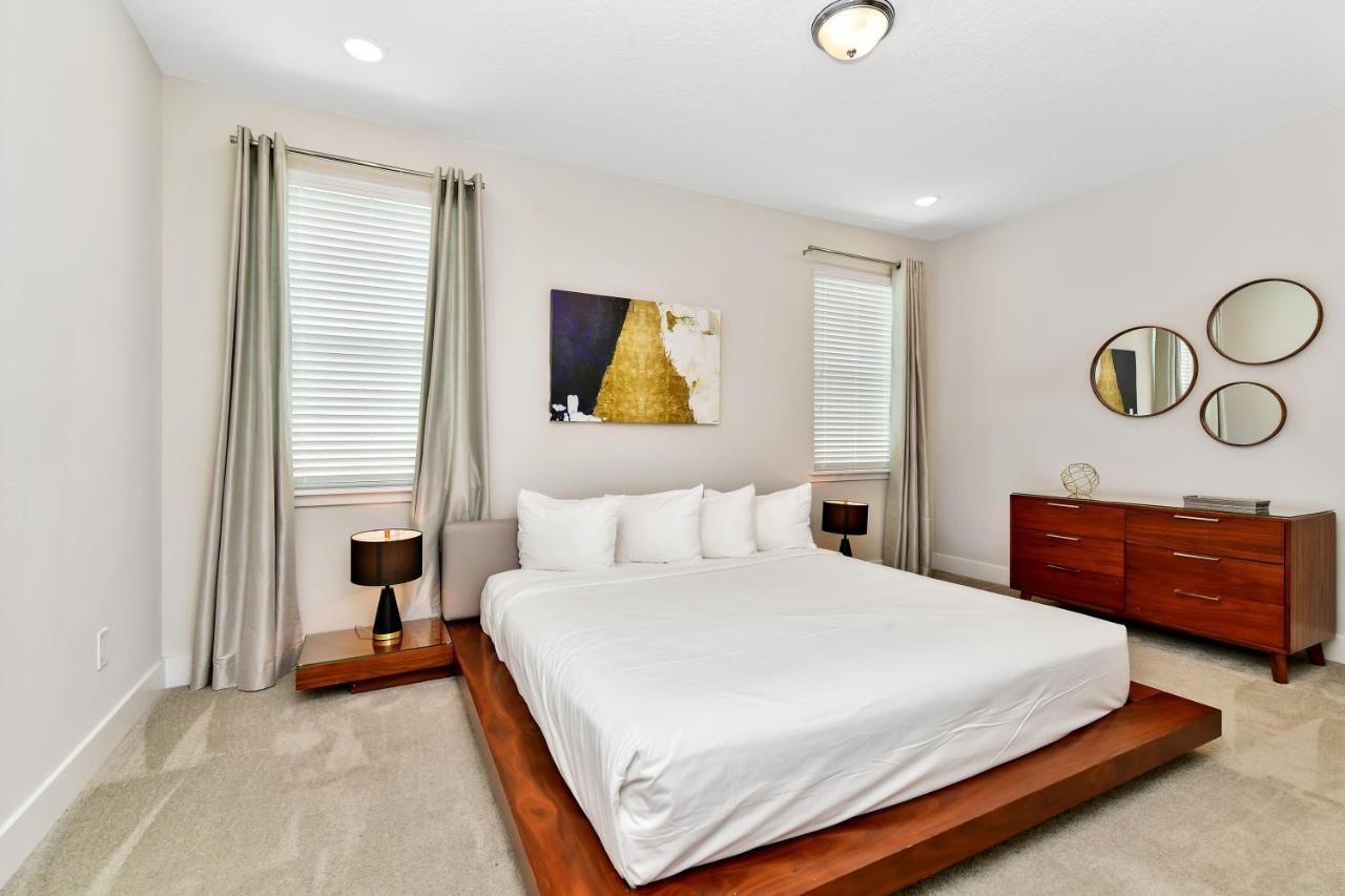 Modern House By Rentyl Near With Private Pool & Amenities - 393s Orlando