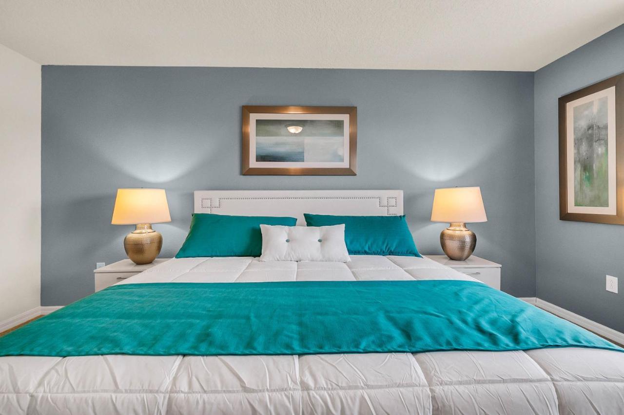 5 Bedrooms - 4,5 Bathrooms - Solterra 4643 Td