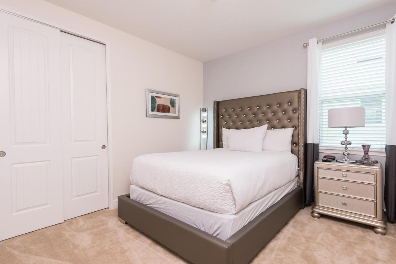 Alluring With Private Pool Near With Amenities By Rentyl - 7732f Holiday home *