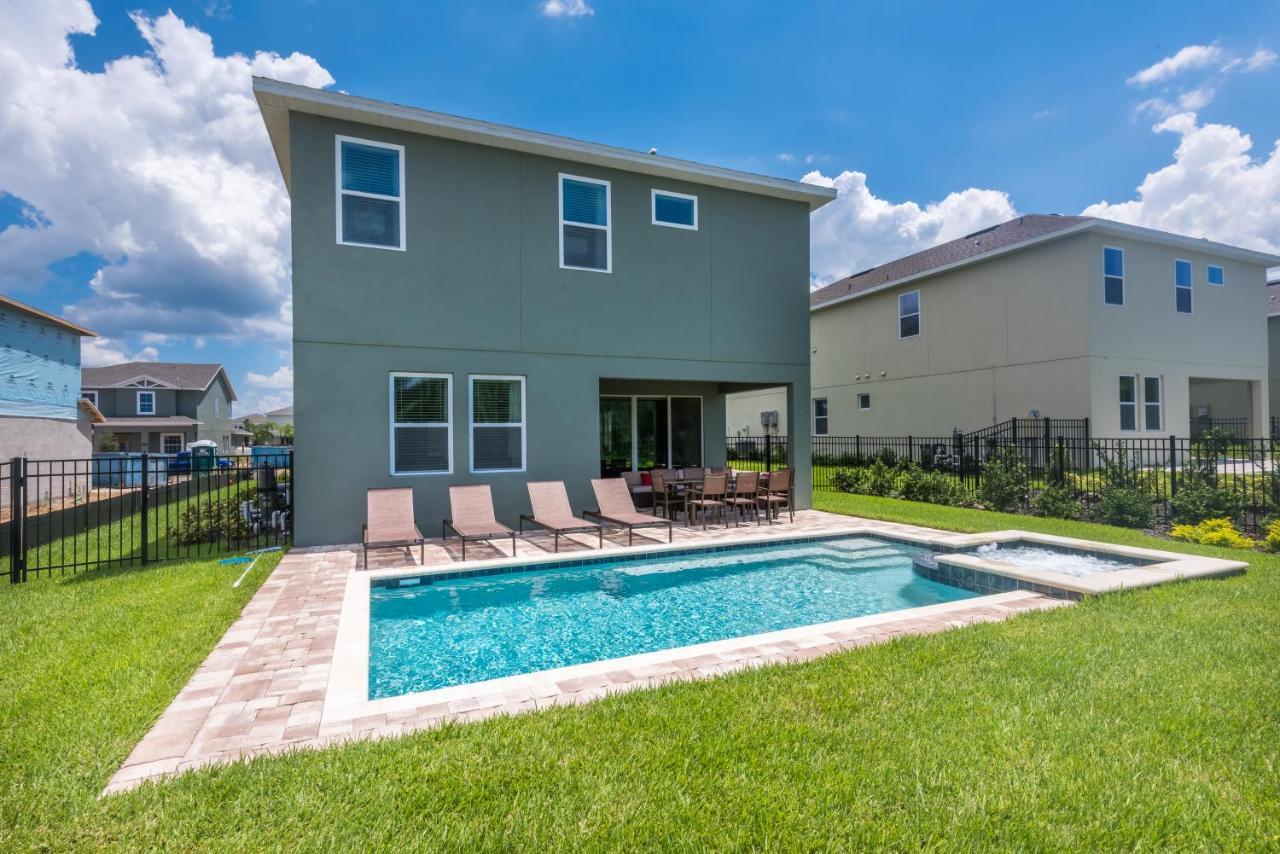 Alluring With Private Pool Near With Amenities By Rentyl - 7732f Holiday home Orlando