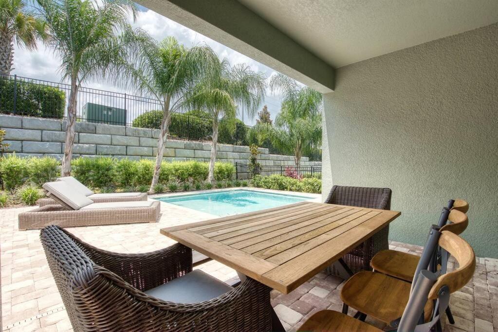 350 Villa- Private Pool- Game