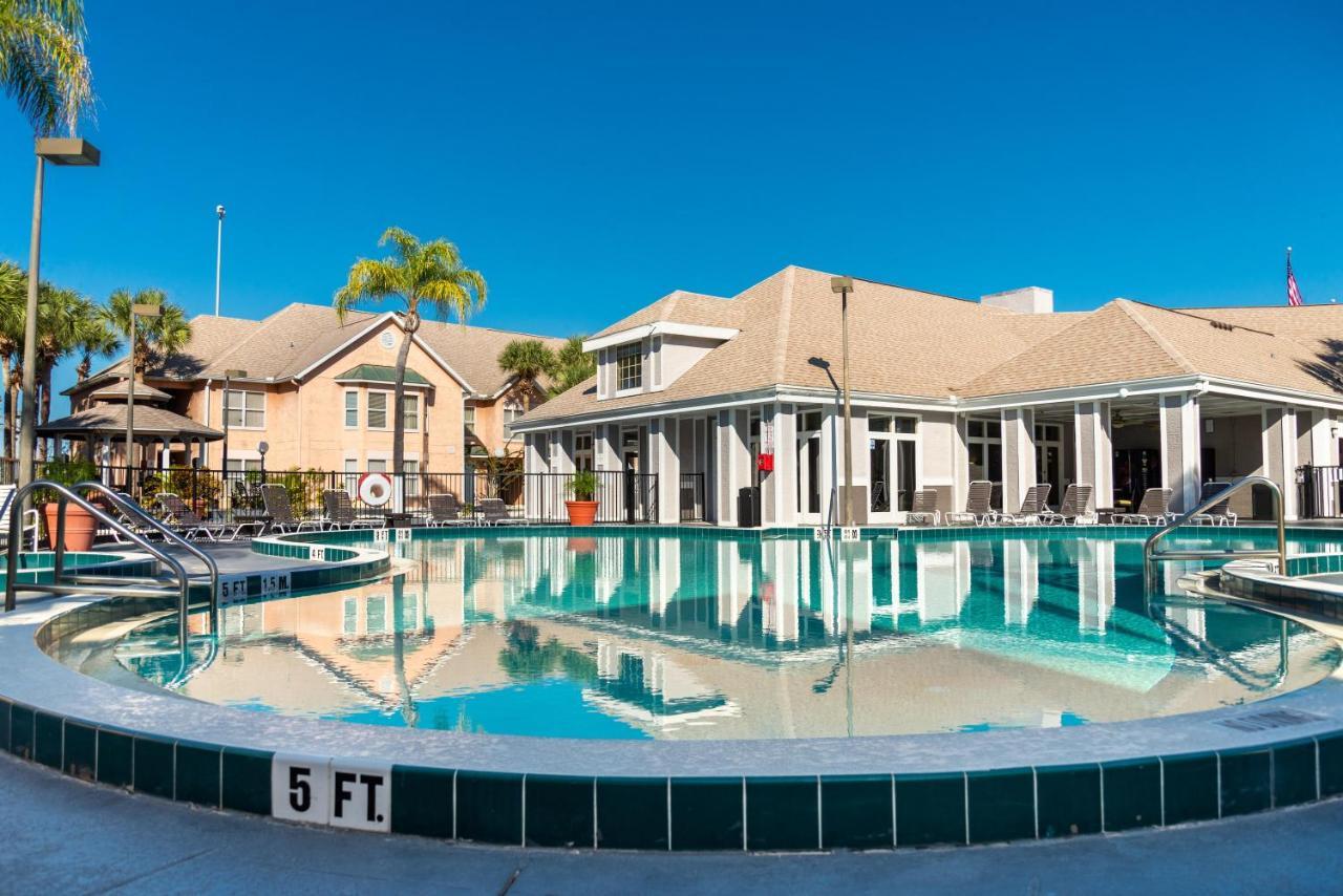 Apartment Double Bed Studio With Community Pool, Near All Famous Attractions!!