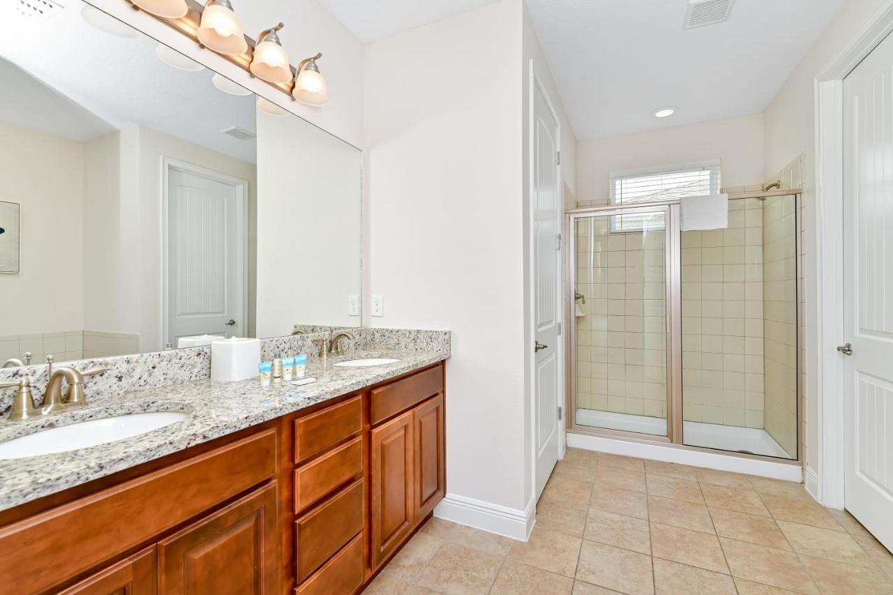 Modern By Rentyl With Private Pool And Jacuzzi Near - 7389m Orlando