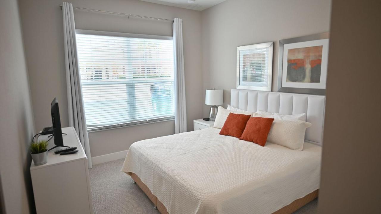 Villa Luxury W/ 4 Plus Private Hot Tub Orlando