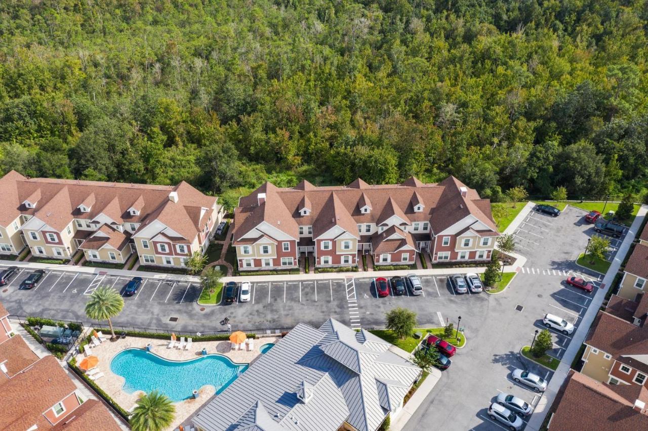 Luxury W/ 4 Plus Private Hot Tub Villa Orlando