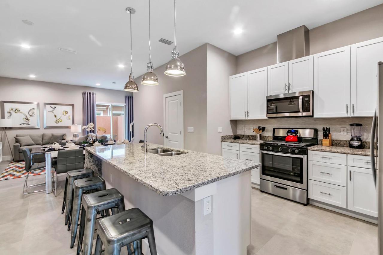 4 Bedrooms - 4,5 Bathrooms - Summerville 7588 Sd Holiday home *