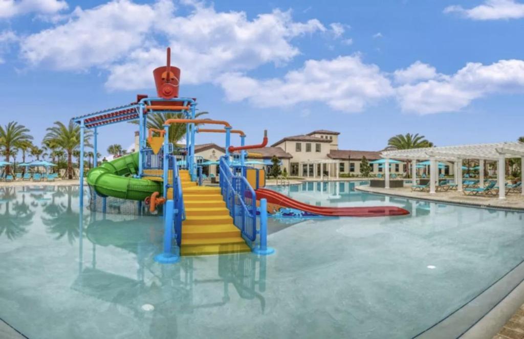 5 Bedrooms - 4,5 Bathrooms - Windsor At Westside 8936 Al Orlando