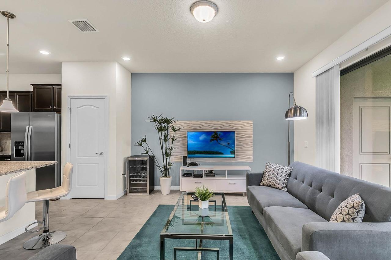 5 Bedrooms - 4,5 Bathrooms - Solterra 4643 Td