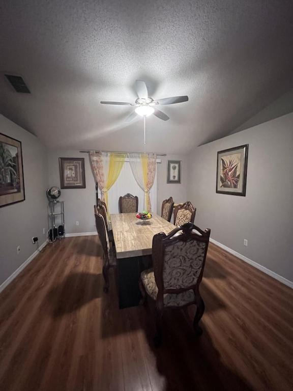 Family Paradise. 3 Bedrooms, 2 Bathrooms. Holiday home *