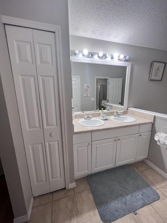 Holiday home Family Paradise. 3 Bedrooms, 2 Bathrooms. *