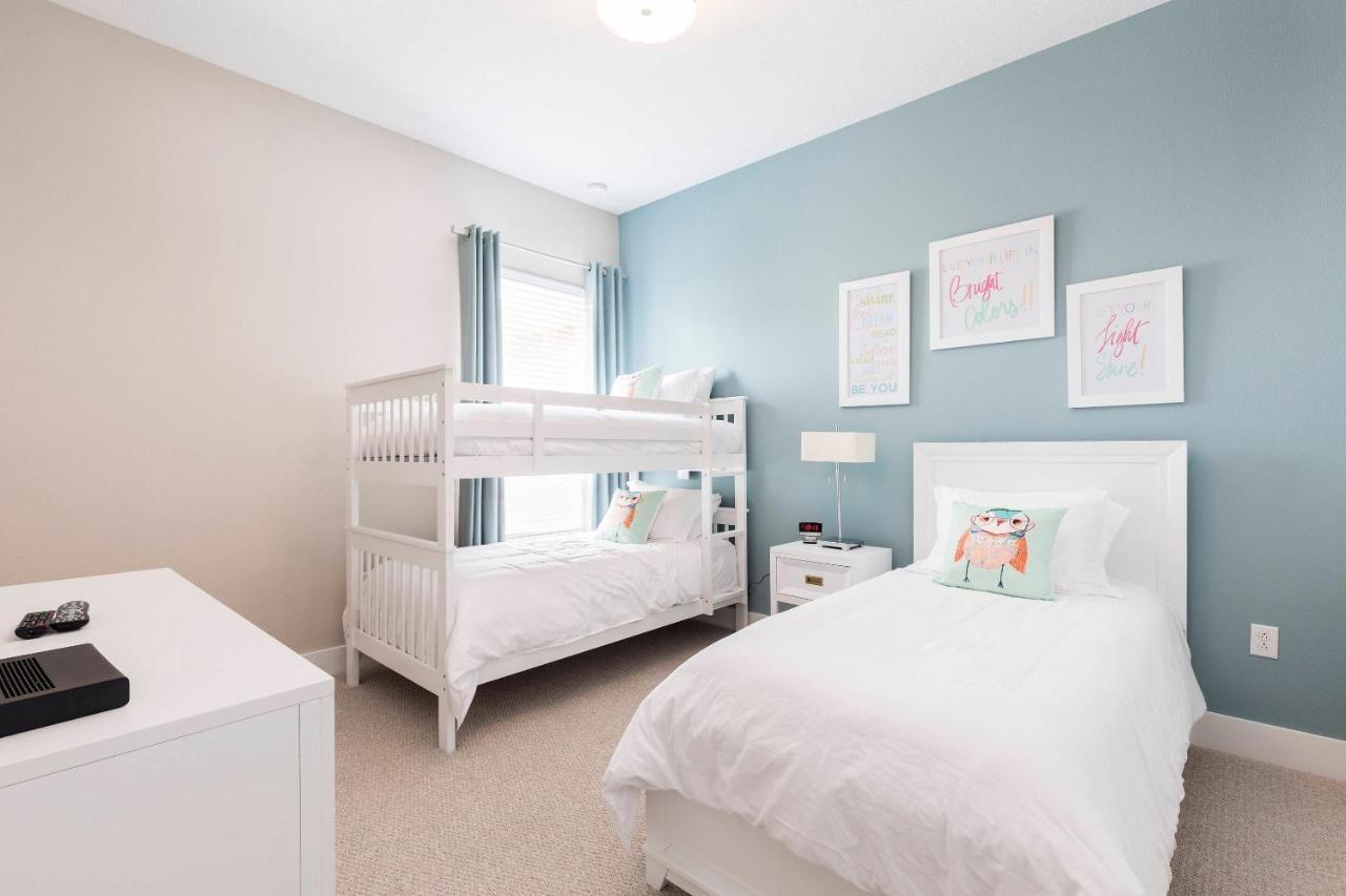 Gorgeous New 4 Beds Dream 5 Min To Holiday home *