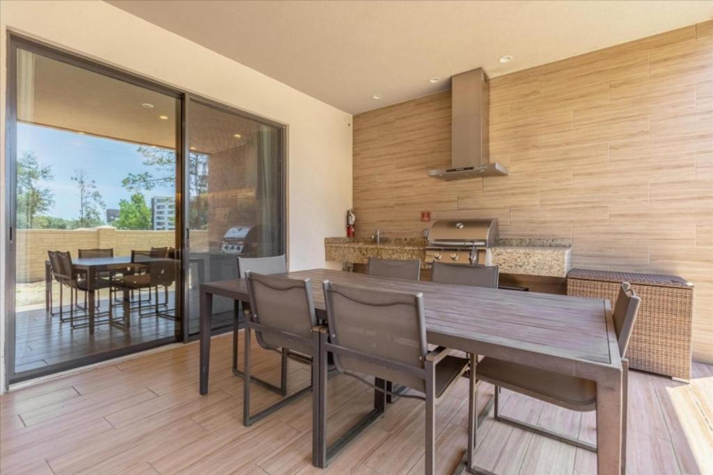 3 Bedrooms- 3,5 Bathrooms- Magic Village 7477 Bd Holiday home *