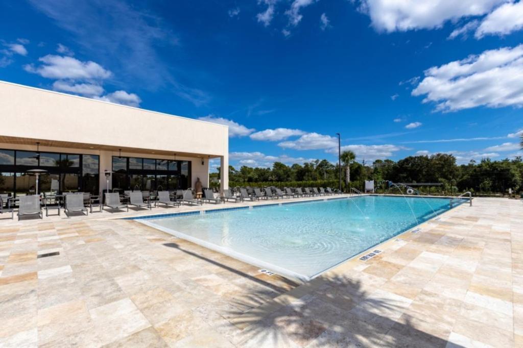 3 Bedrooms- 3,5 Bathrooms- Magic Village 7477 Bd *