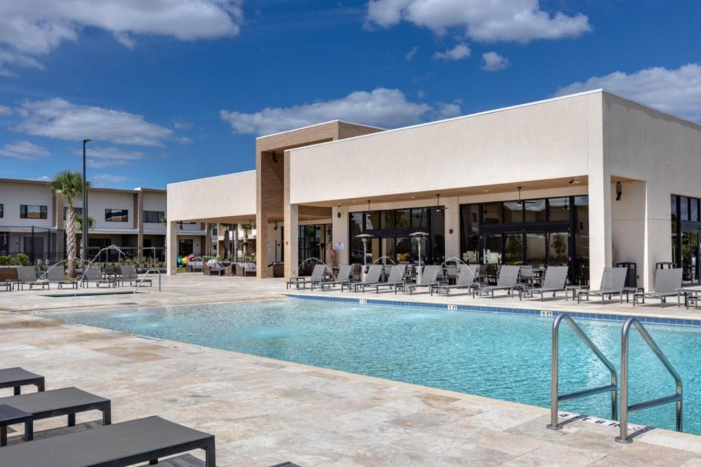 3 Bedrooms- 3,5 Bathrooms- Magic Village 7477 Bd * Orlando