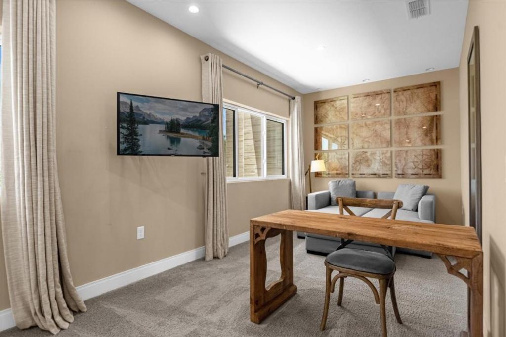 3 Bedrooms- 3,5 Bathrooms- Magic Village 7477 Bd * Orlando