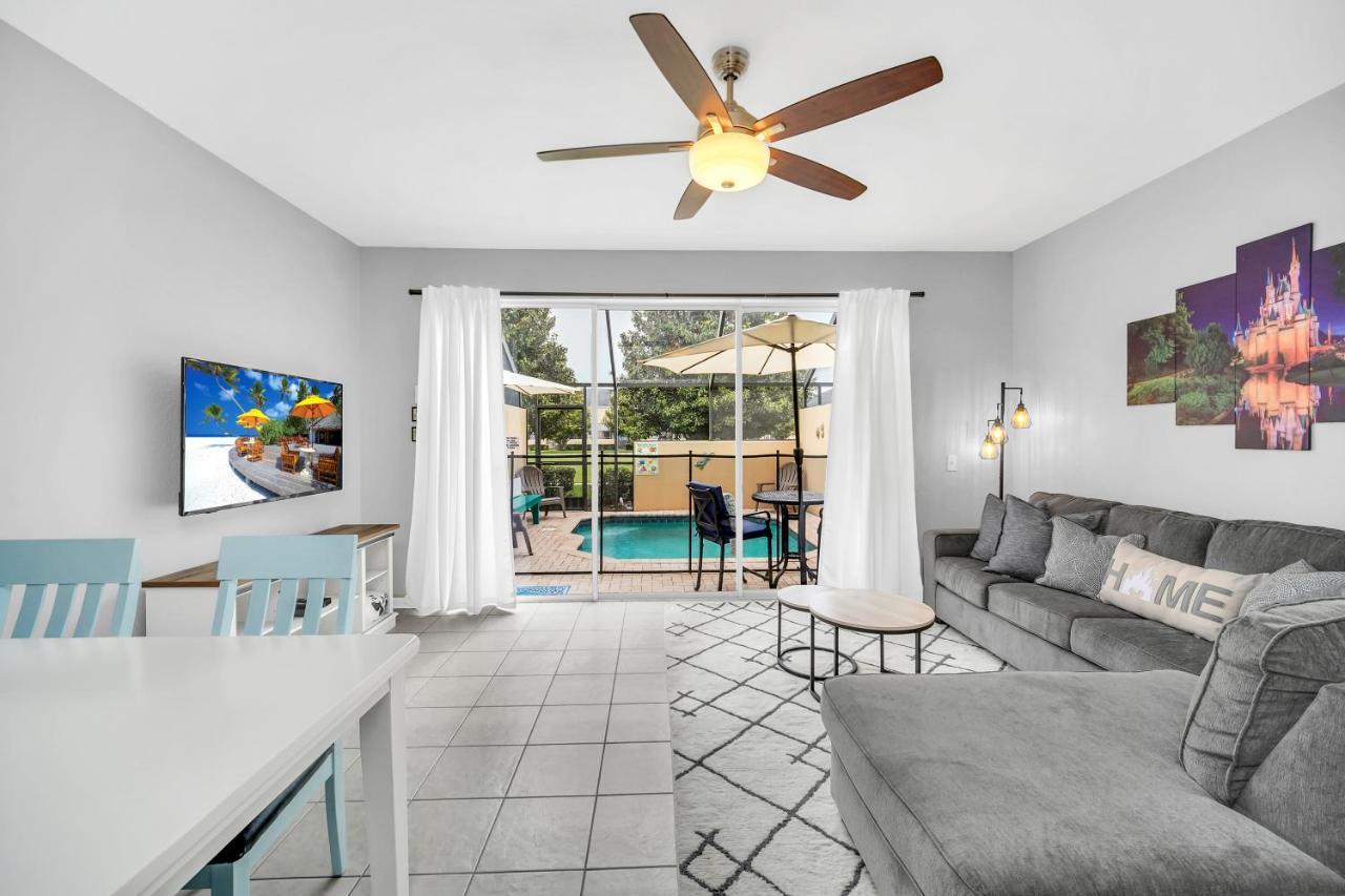 Townhome Near With Pool Magic And Fun At Windsor Holiday home *