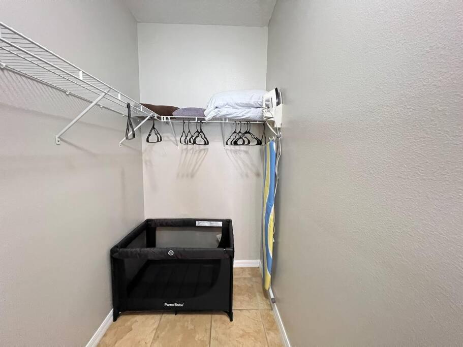 Apartment Jungle Hideaway/pool/parking/gym
