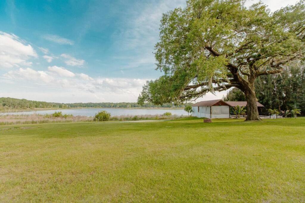 Historic Lakefront Estate Holiday home *