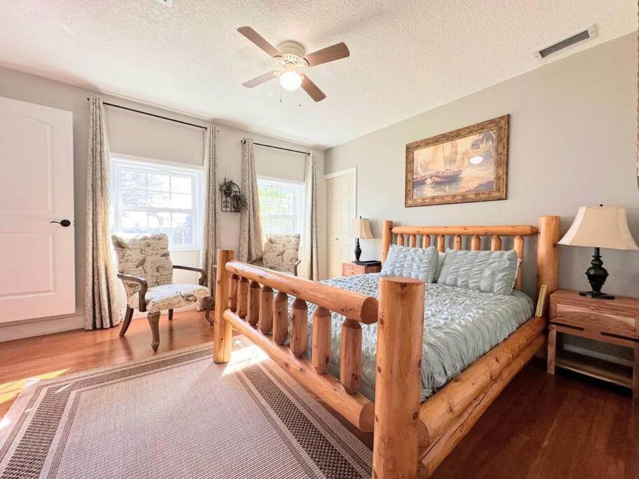 Historic Lakefront Estate Holiday home *