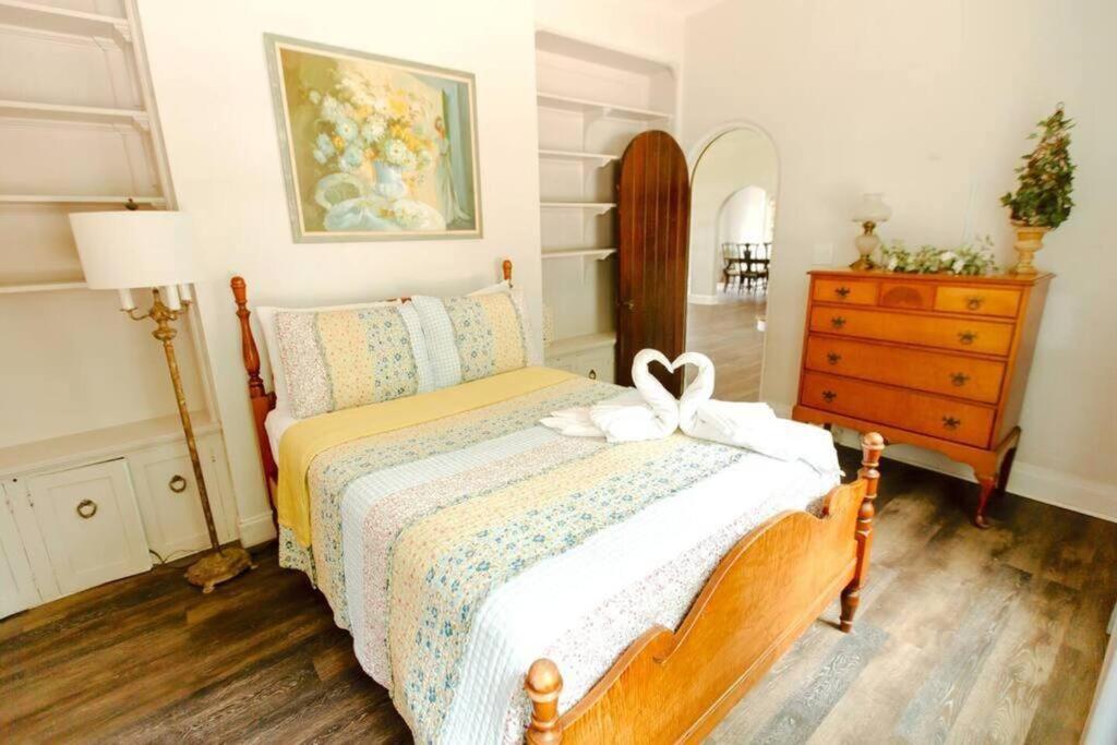Holiday home Historic Lakefront Estate