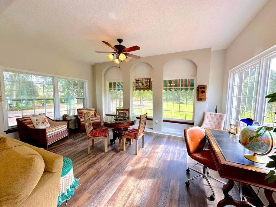 Historic Lakefront Estate Holiday home *
