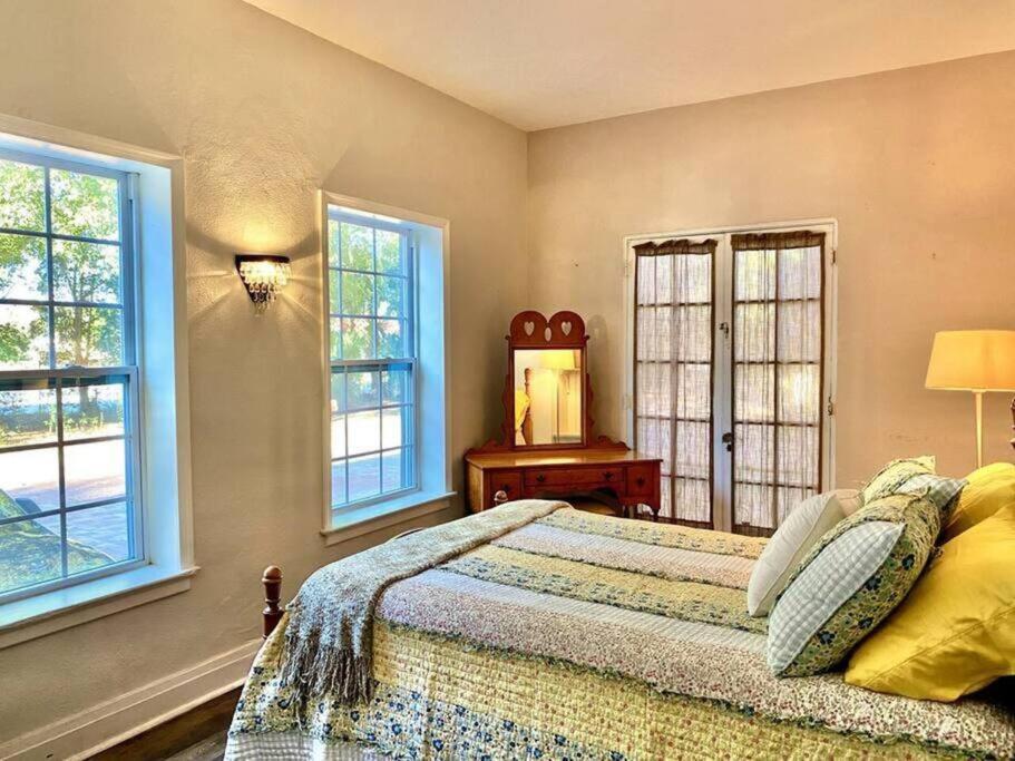 Historic Lakefront Estate * Orlando