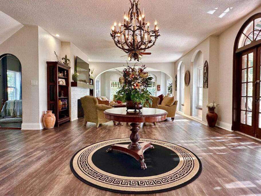 Historic Lakefront Estate *