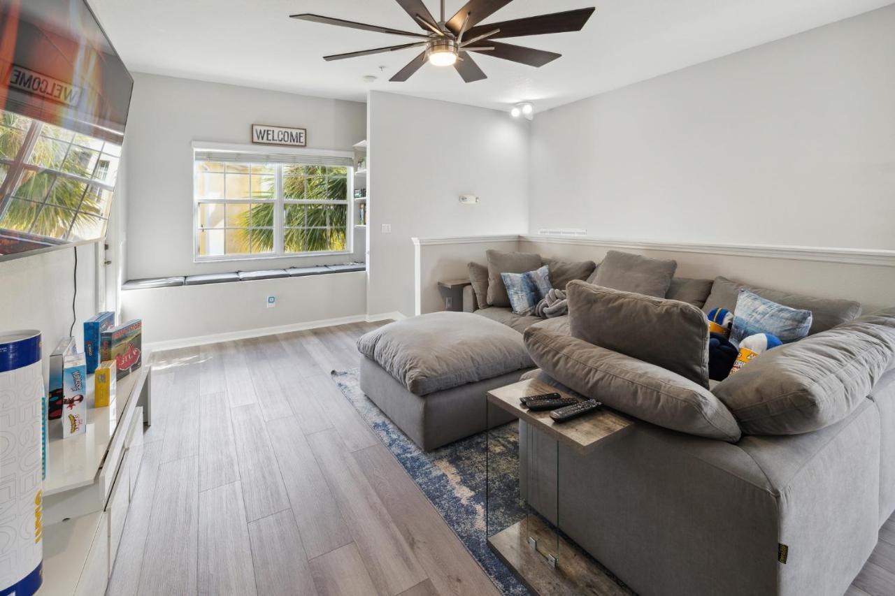 Holiday home Comfy Themed Oasis 1br Near Parks Townhouse