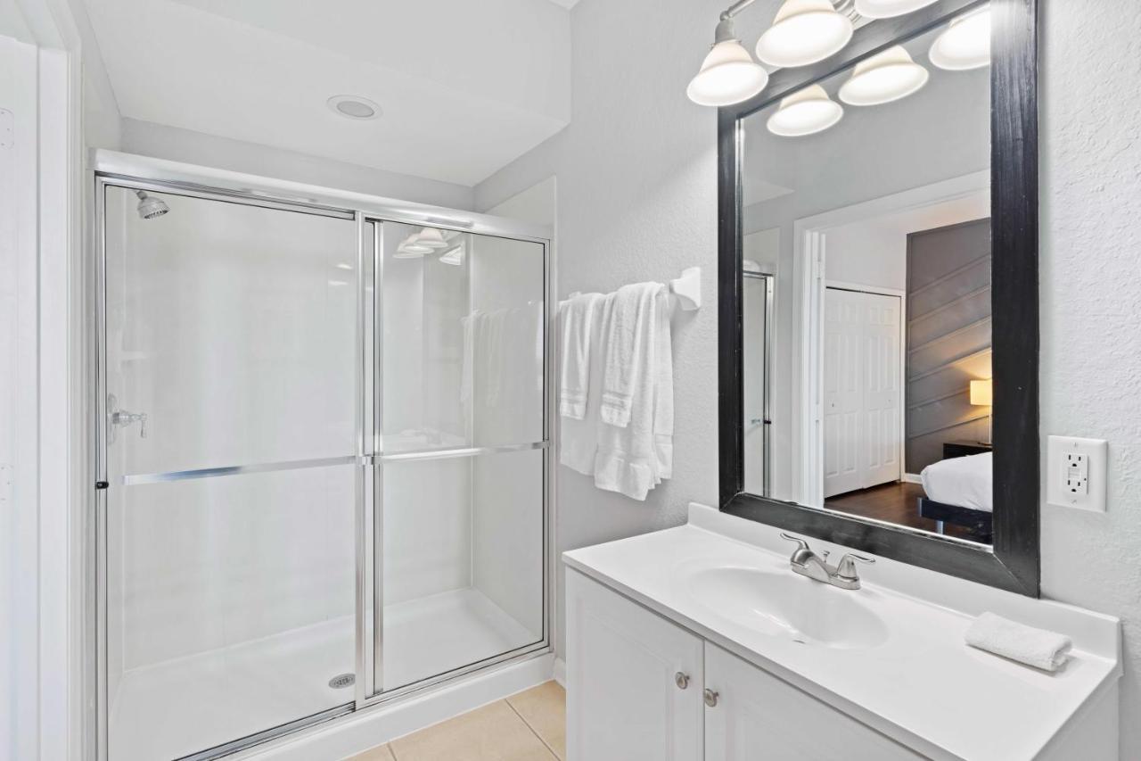5026 Tideview Circle 13 * Orlando