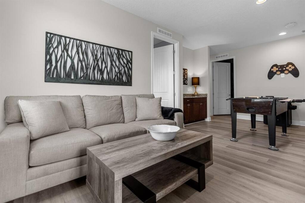 Villa 9 Ensuite Bedrooms Pool/spa/theater