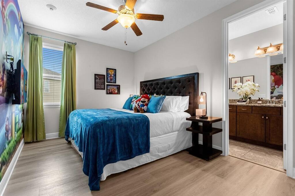 9 Ensuite Bedrooms Pool/spa/theater *