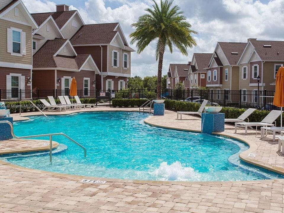 Summerville: 4br3.5b Brand New Luxury Retreat Four Corners