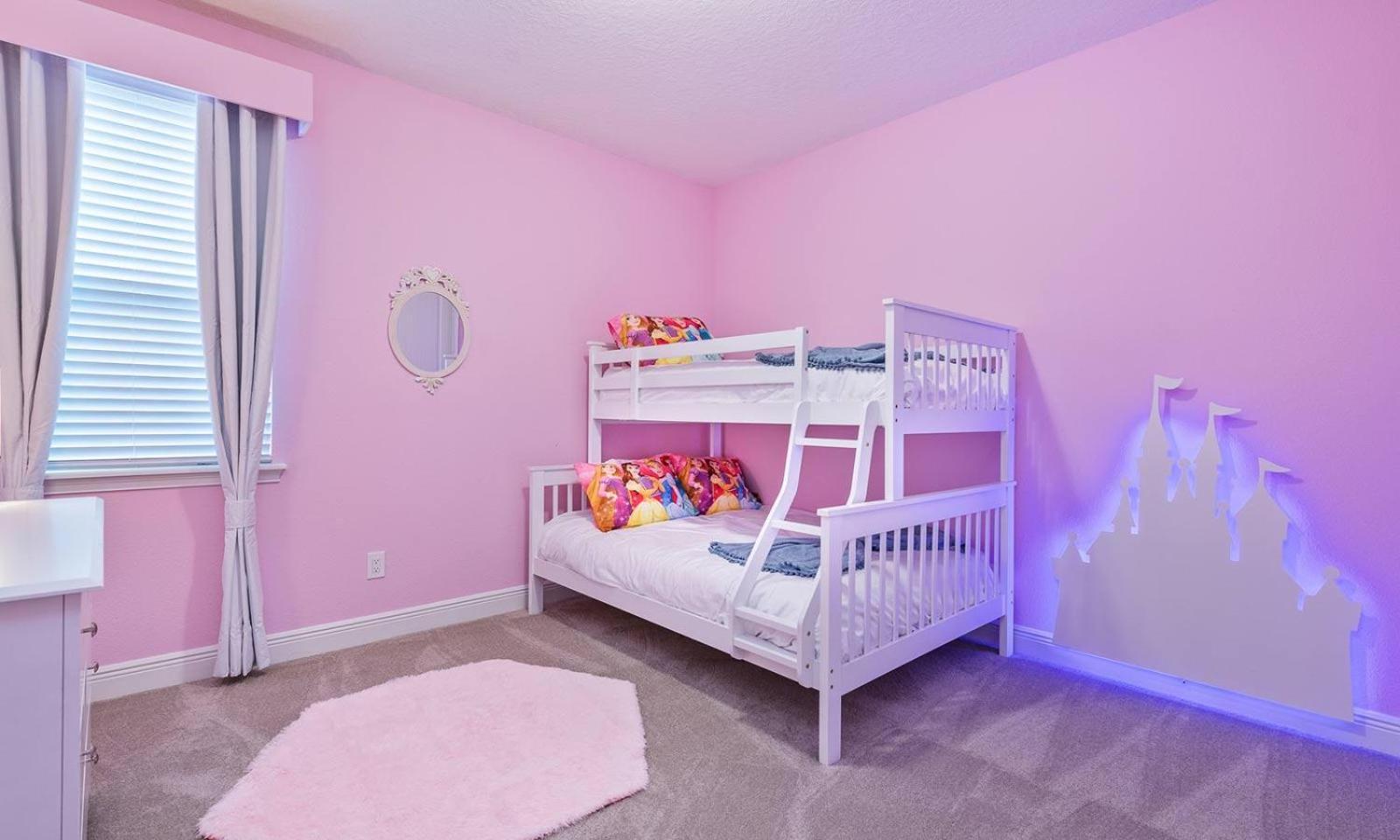 Gleaming 12 Bdrm With Themed Bedrooms At Encore *