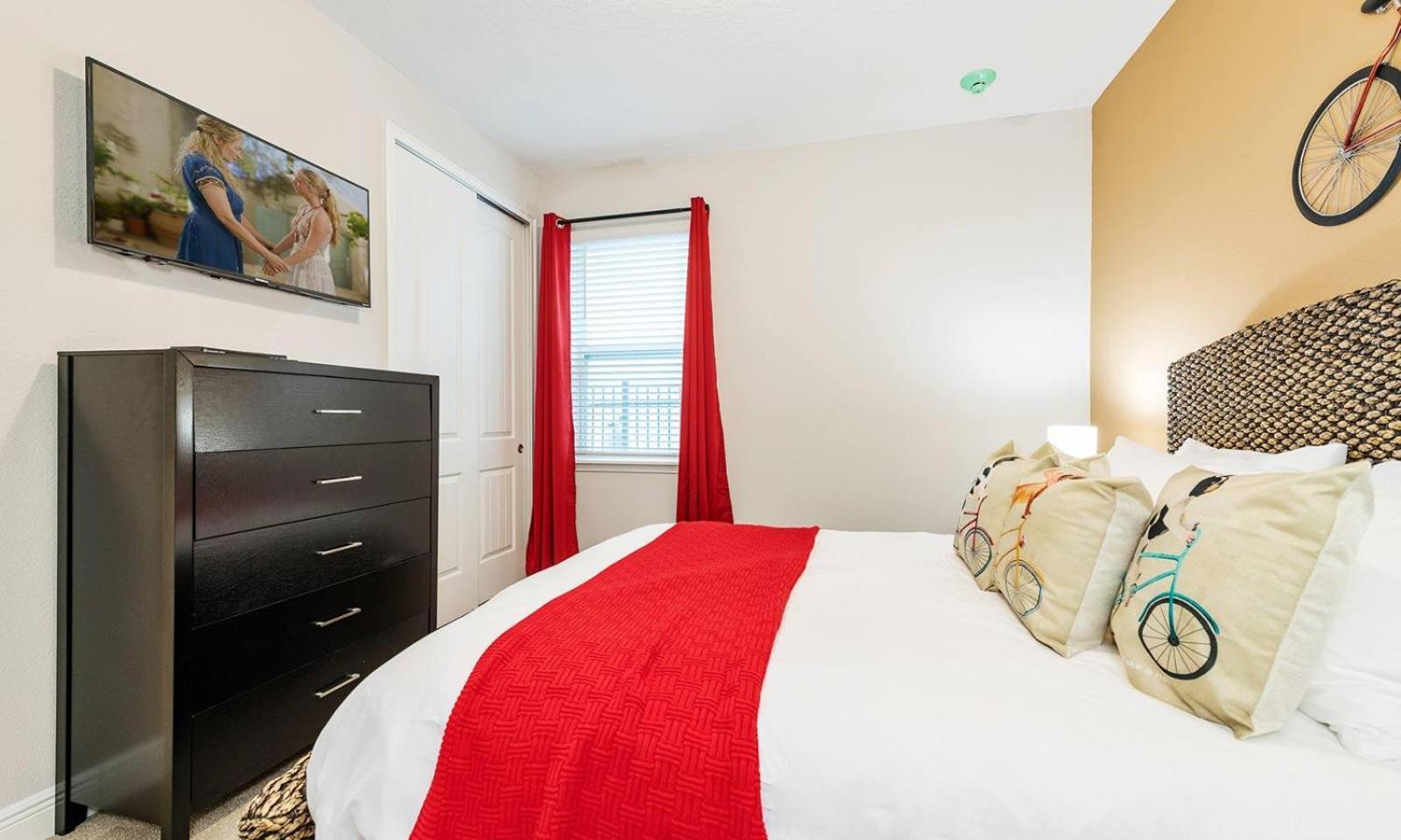 Gleaming 12 Bdrm With Themed Bedrooms At Encore *