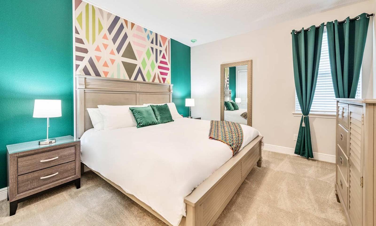 Gleaming 12 Bdrm With Themed Bedrooms At Encore *