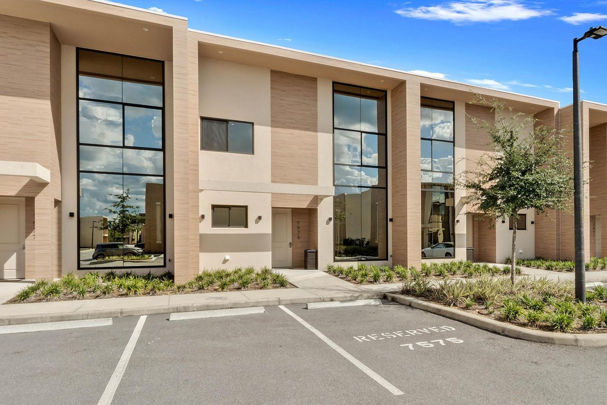 4 Bedroom - 5 Bathroom Magic Village 7575 Bd