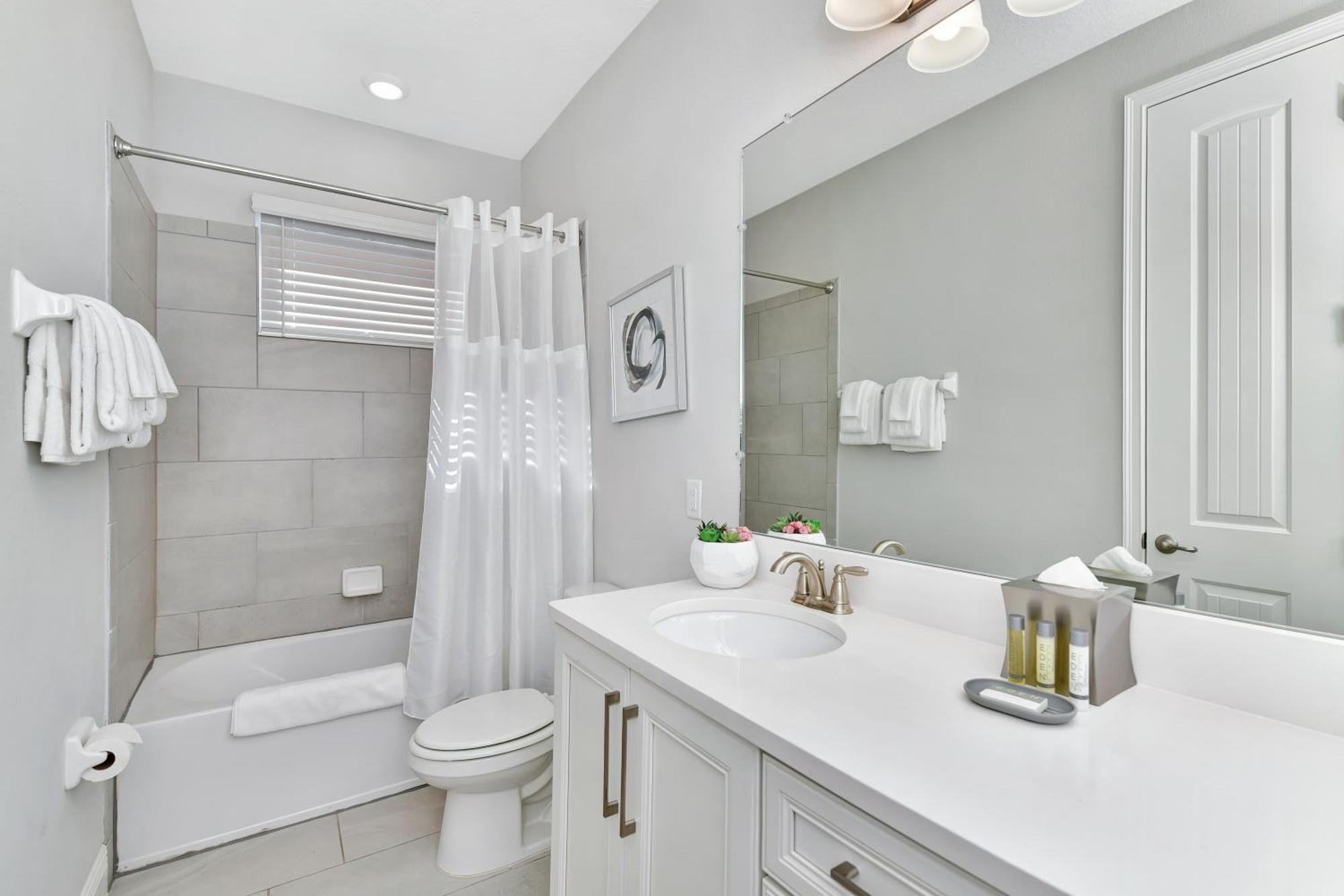 Modern Five Bedroom With Private Pool & Access At Encore At Reunion - 253sf