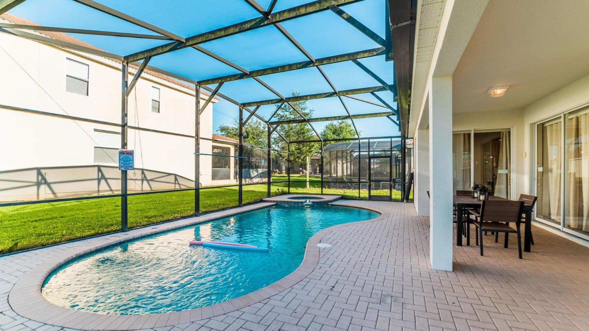 Casa de férias Cozy 5br W/game Pool *