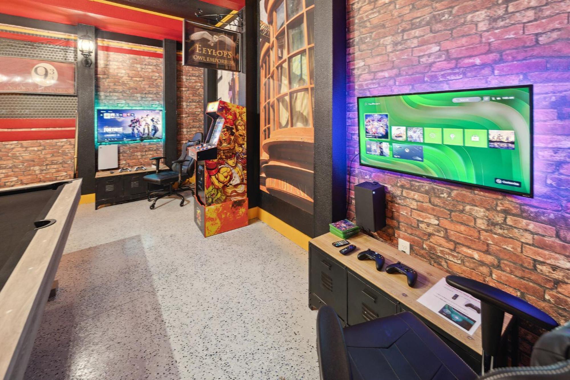 Modern 5 Bdr Family Themed With Harry Potter Games And Free Pool Heat Holiday home *