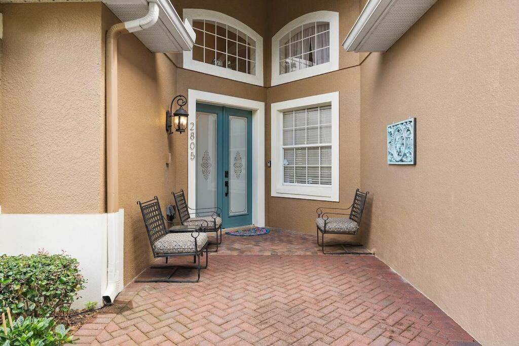 Mickeys Oyster - Luxurious 9br Southeast Facing Pool Hot Tub Cinema Game Rm Bbq 2 Miles To