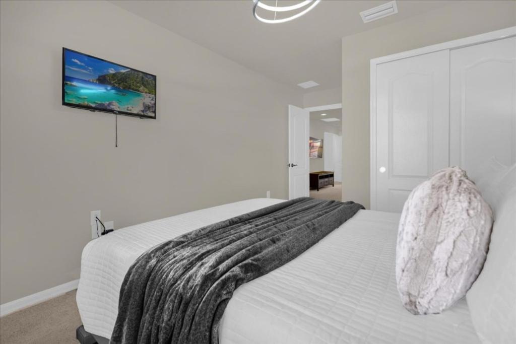 5 Bedrooms - 4,5 Bathrooms - Windsor At Westside 8936 Al Orlando