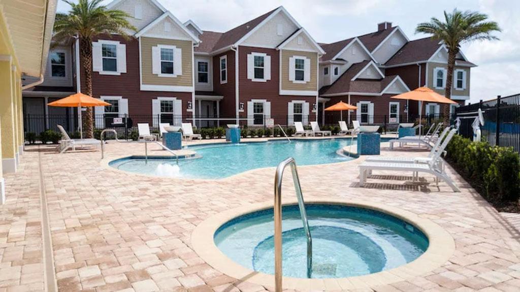 Summerville: 4br3.5b Brand New Luxury Retreat Pousada Four Corners